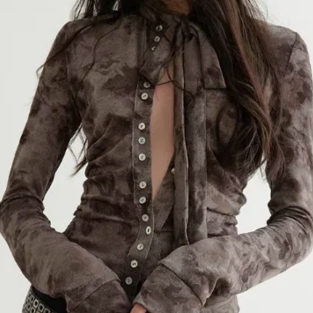 Marigold Shadows Trendy Button-Up Blouse w/tie